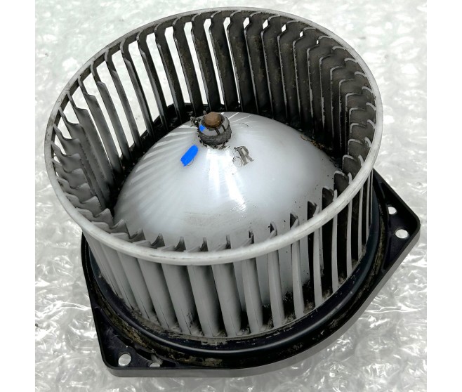 HEATER BLOWER FAN AND MOTOR FOR A MITSUBISHI KH4W - 2500DIESEL/4WD(WAGON) - P-LINE(5SEATER/EURO4/HI-PWR),S5FA/T ARG / 2008-07-01 -> - 