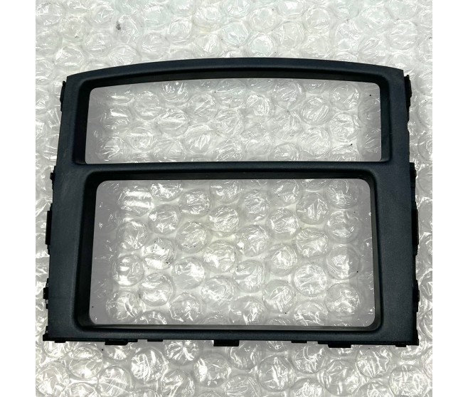 CENTER INSTRUMENT PANEL FOR A MITSUBISHI V93W - 3000/LONG WAGON<07M-> - GLS(NSS4/7SEATER/EURO2),S4FA/T GCC / 2006-08-01 -> - 
