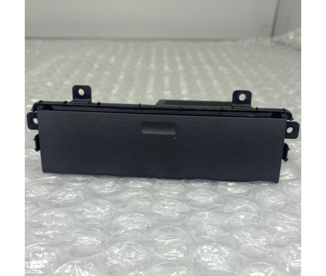 CREDIT CARD HOLDER FOR A MITSUBISHI PAJERO/MONTERO - V88W