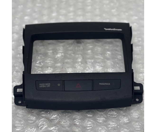 DASH TRIM HAZARD SWITCH CD PLAYER TRIM FOR A MITSUBISHI OUTLANDER - CW5W