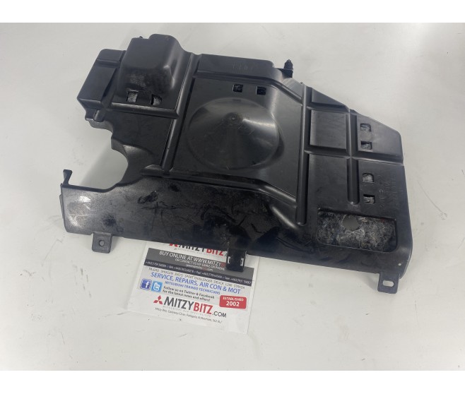 INSTRUMENT PANEL UNDER COVER FOR A MITSUBISHI OUTLANDER - GF6W