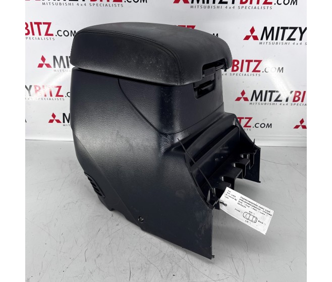 REAR FLOOR CONSOLE  FOR A MITSUBISHI V98W - 3200D-TURBO/LONG WAGON<07M-> - GLX(NSS4/EURO4/-08M DPF),S5FA/T LHD / 2006-09-01 -> - 