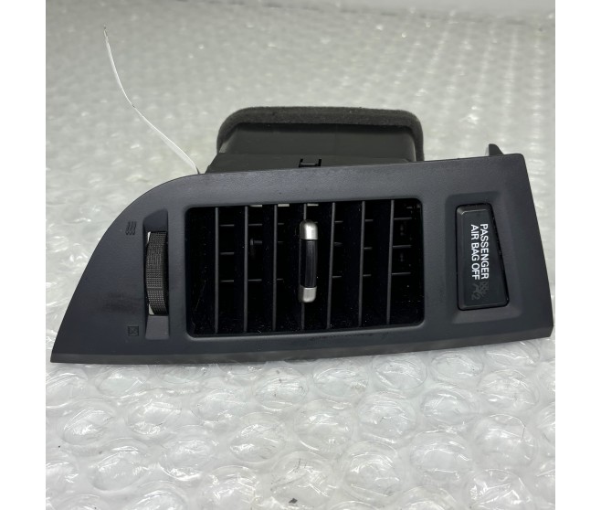 CENTRE DASH OUTLET AIR VENT FRONT LEFT FOR A MITSUBISHI PAJERO/MONTERO - V97W