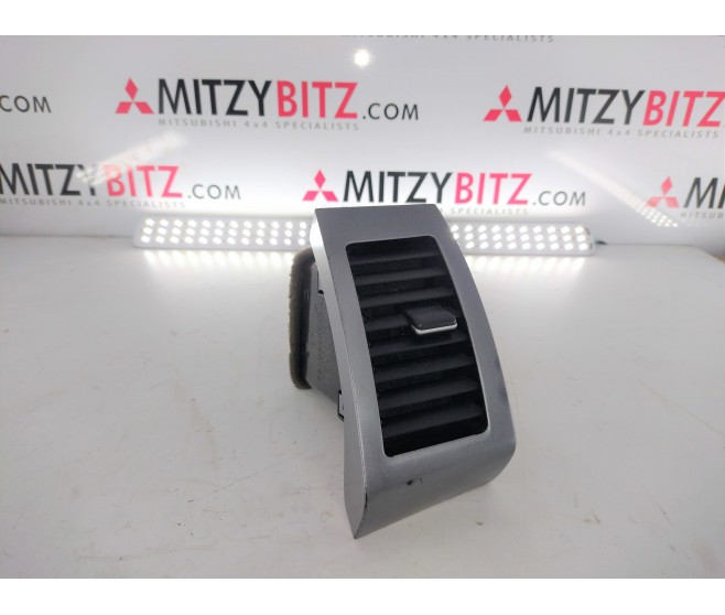 OUTER DASH AIR VENT FRONT RIGHT FOR A MITSUBISHI OUTLANDER - GF3W