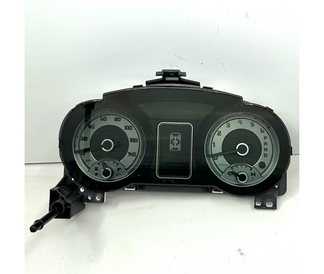 AUTO SPEEDO COMBINATION METER FOR A MITSUBISHI PAJERO/MONTERO - V88W