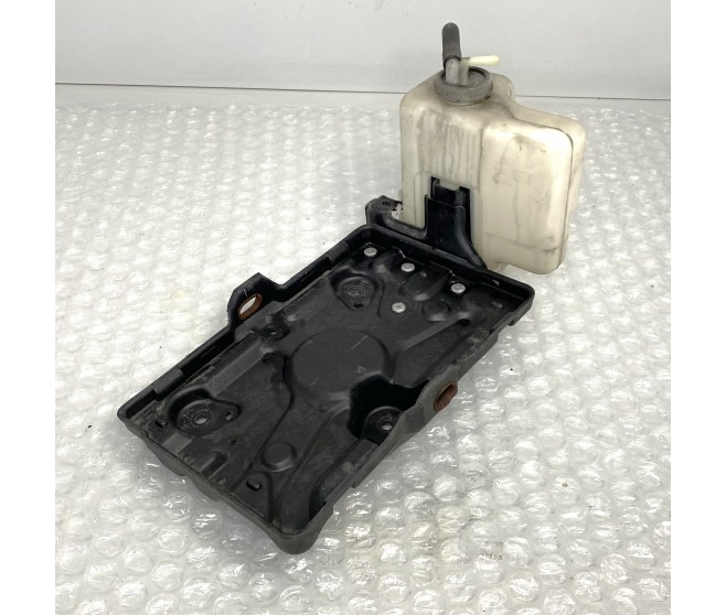 BATTERY STAND TRAY FOR A MITSUBISHI PAJERO/MONTERO - V98V