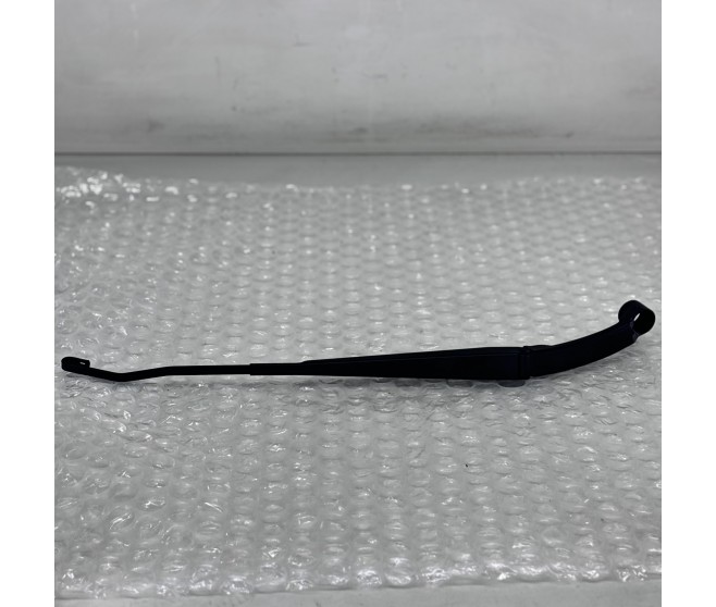 FRONT RIGHT WIPER ARM  FOR A MITSUBISHI CW0# - FRONT RIGHT WIPER ARM 