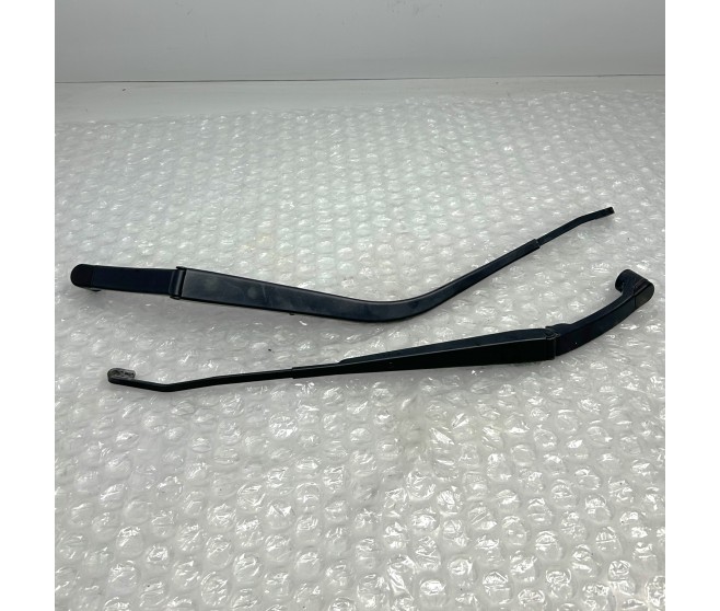 FRONT WIPER ARMS LEFT AND RIGHT FOR A MITSUBISHI ASX - GA1W