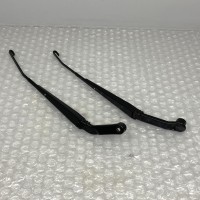 FRONT WINDSHIELD WIPER ARM SET