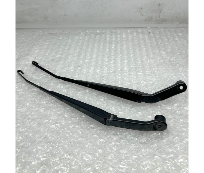 WINDSHIELD WIPER ARMS FRONT FOR A MITSUBISHI V90# - WINDSHIELD WIPER & WASHER