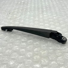 REAR WINDOW WIPER ARM