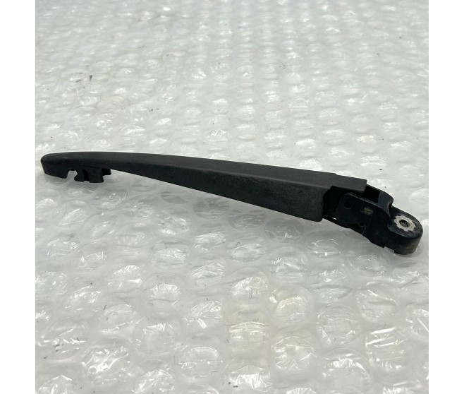 REAR WINDOW WIPER ARM FOR A MITSUBISHI ASX - GA2W