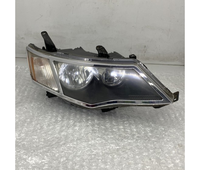 FRONT RIGHT HEADLAMP FOR A MITSUBISHI OUTLANDER - CW8W