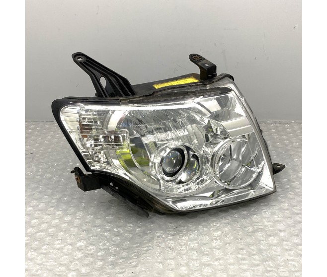 HEADLAMP RIGHT FOR A MITSUBISHI PAJERO - V98W