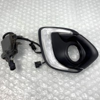 BUMPER FOG LIGHT TRIM FRONT RIGHT