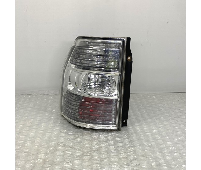 BODY LAMP REAR LEFT / NO LOOM FOR A MITSUBISHI PAJERO/MONTERO - V98W