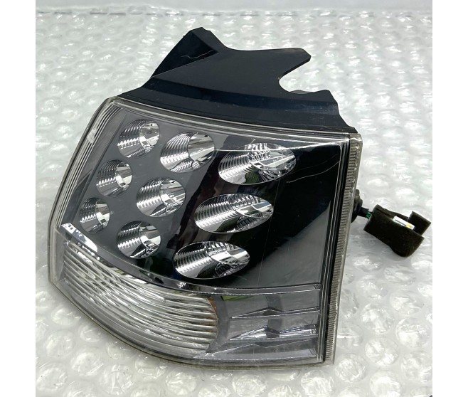 TAILGATE LIGHT REAR RIGHT FOR A MITSUBISHI OUTLANDER - CW7W