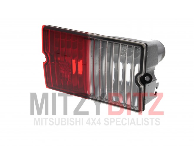 LEFT REAR BUMPER LAMP FOR A MITSUBISHI PAJERO/MONTERO - V88W