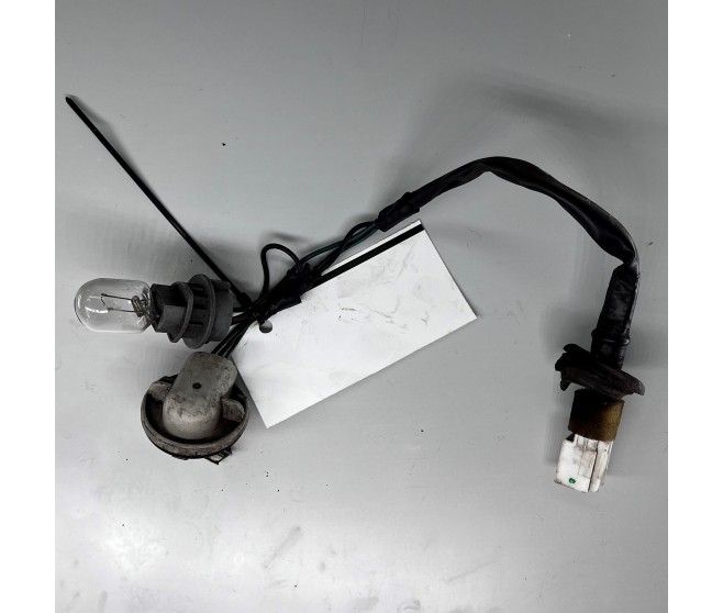 REAR TAIL LAMP WIRING LOOM BULB HOLDER FOR A MITSUBISHI GA0# - REAR TAIL LAMP WIRING LOOM BULB HOLDER