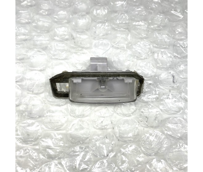 REAR NUMBER PLATE LAMP FOR A MITSUBISHI DELICA D:5 - CV4W