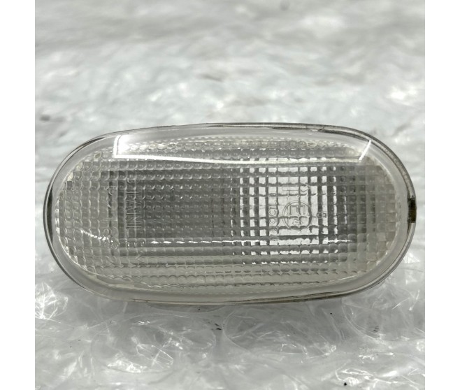 SIDE TURN SIGNAL LAMP FRONT FOR A MITSUBISHI PAJERO SPORT - KH8W