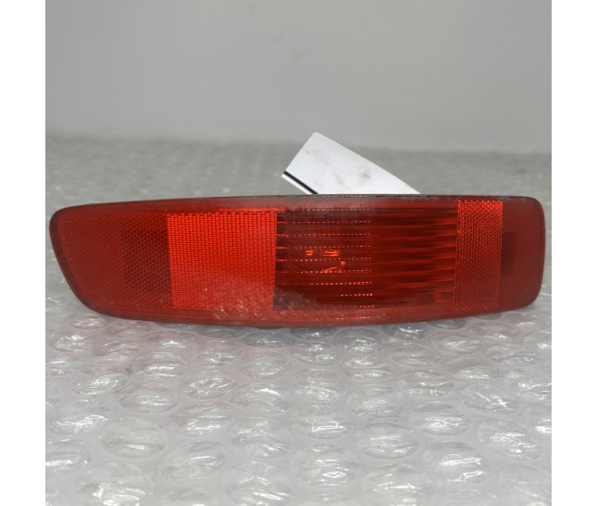 REFLECTOR REAR LEFT FOR A MITSUBISHI OUTLANDER - CW7W