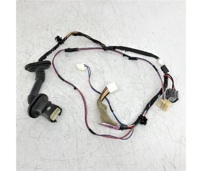 DOOR HARNESS REAR RIGHT FOR A MITSUBISHI CHASSIS ELECTRICAL - 