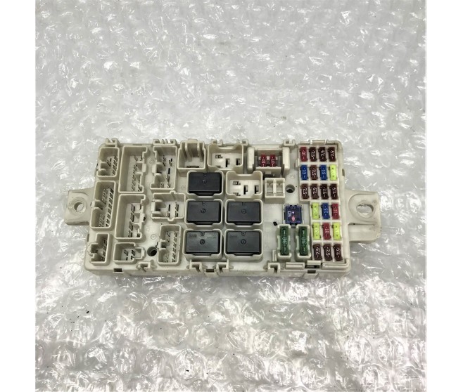 FUSE AND RELAY BOX FOR A MITSUBISHI KG,KH# - FUSE AND RELAY BOX