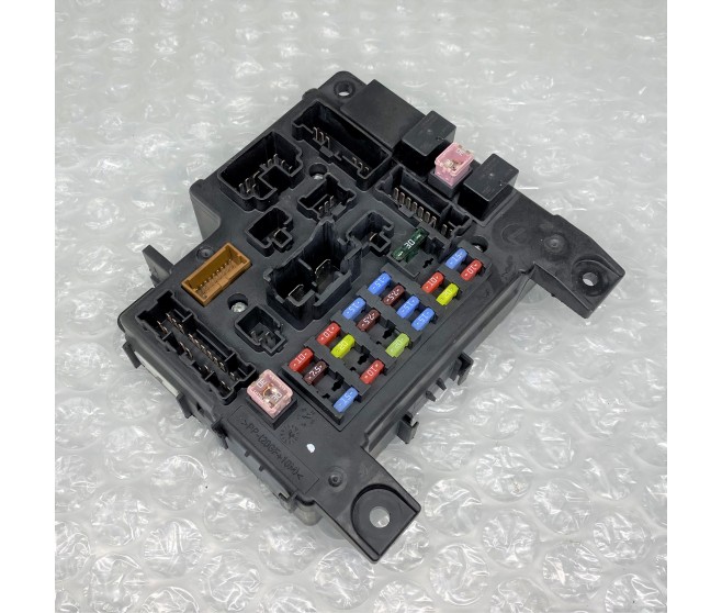 ENGINE FUSE BOX FOR A MITSUBISHI CW0# - WIRING & ATTACHING PARTS