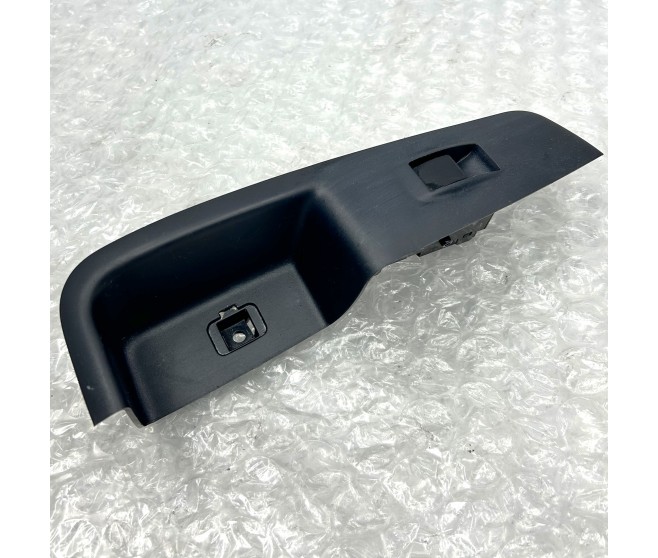 WINDOW SWITCH REAR RIGHT FOR A MITSUBISHI CW0# - REAR DOOR TRIM & PULL HANDLE