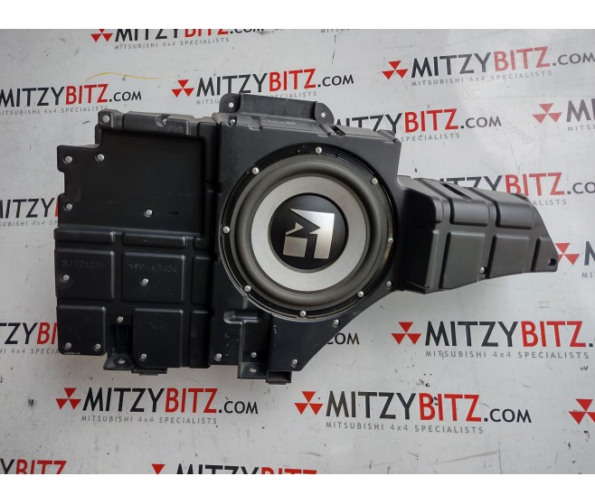 REAR SUBWOOFER FOR A MITSUBISHI PAJERO - V98W