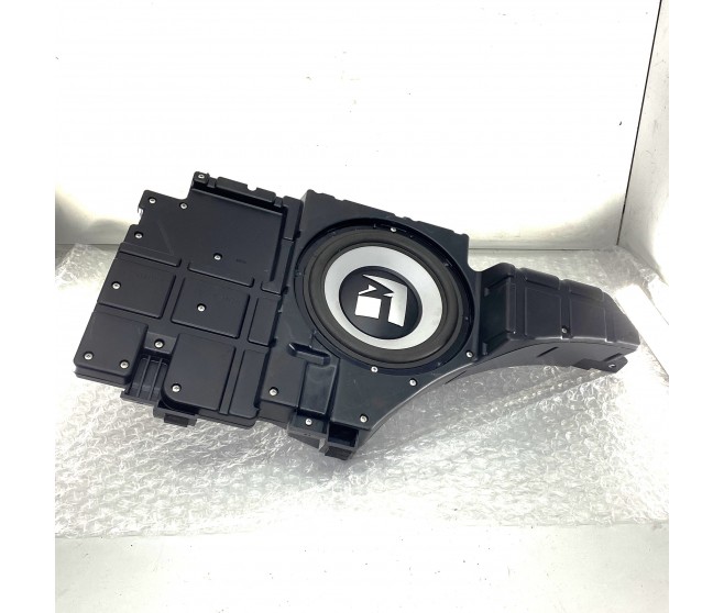 REAR SUBWOOFER FOR A MITSUBISHI PAJERO - V98W