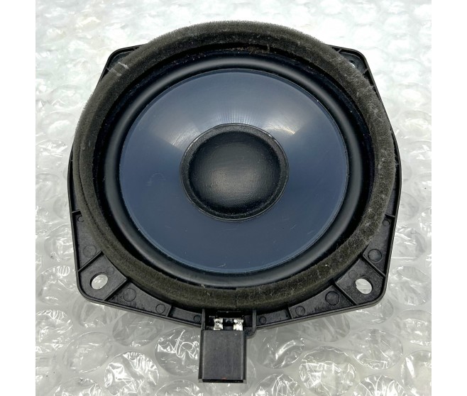 DOOR SPEAKER FOR A MITSUBISHI PAJERO/MONTERO - V98W