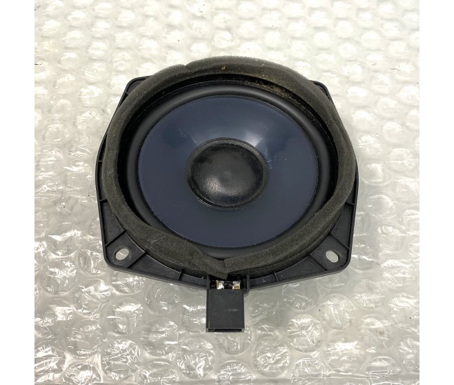 DOOR SPEAKER FOR A MITSUBISHI PAJERO/MONTERO - V96W