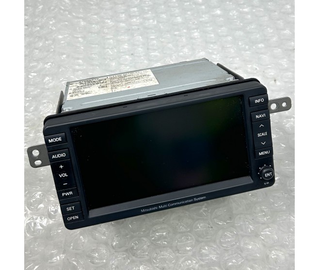 SAT NAV MULTI DISPLAY SCREEN FOR A MITSUBISHI PAJERO/MONTERO - V97W