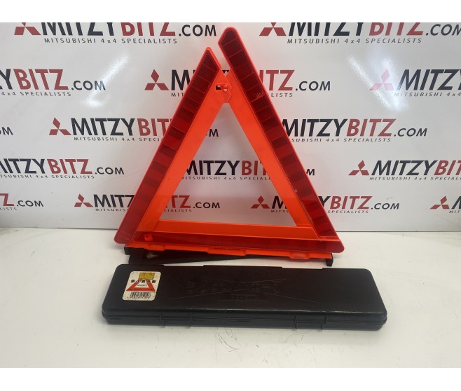 JAPANESE HAZARD WARNING TRIANGLE FOR A MITSUBISHI GENERAL (EXPORT) - TOOL