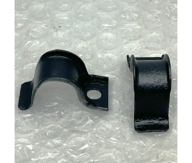 REAR ANTI ROLL BAR BRACKETS FOR A MITSUBISHI PAJERO/MONTERO - V31W