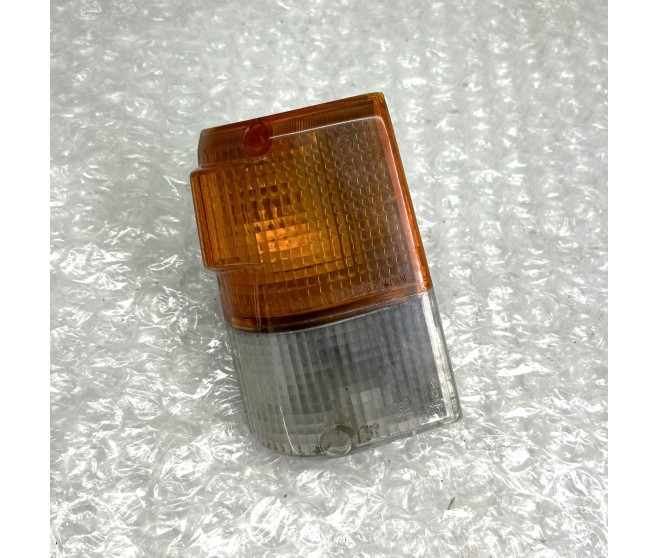 INDICATOR SIDE LAMP UNIT FRONT RIGHT FOR A MITSUBISHI PAJERO - L049G