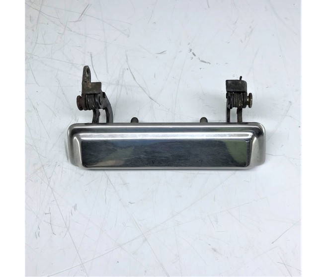 FRONT RIGHT DOOR HANDLE FOR A MITSUBISHI PAJERO - L047G