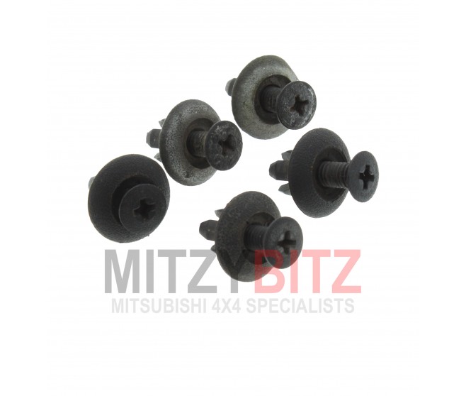 5 FUEL FILLER PIPE COVER HOLDING CLIPS FOR A MITSUBISHI P0-P2# - 5 FUEL FILLER PIPE COVER HOLDING CLIPS