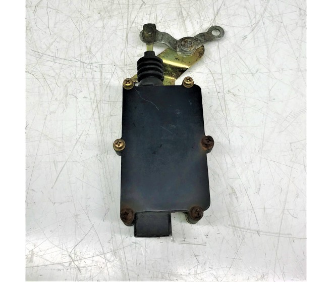 DOOR LOCK ACTUATOR REAR RIGHT FOR A MITSUBISHI L04,14# - DOOR LOCK ACTUATOR REAR RIGHT