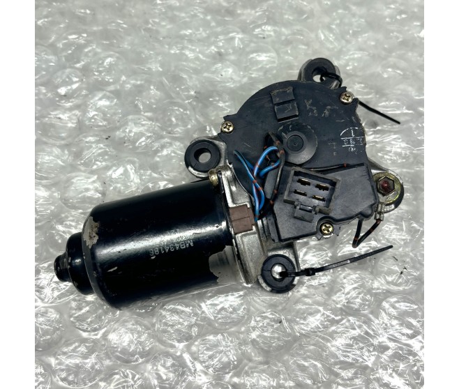 FRONT WINDSHIELD WIPER MOTOR FOR A MITSUBISHI P0-P2# - FRONT WINDSHIELD WIPER MOTOR