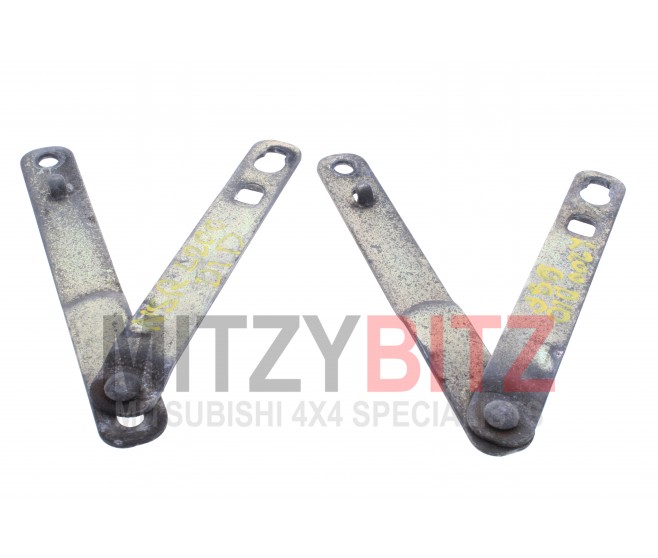 TAILGATE LINKS FOR A MITSUBISHI K60,70# - REAR BODY