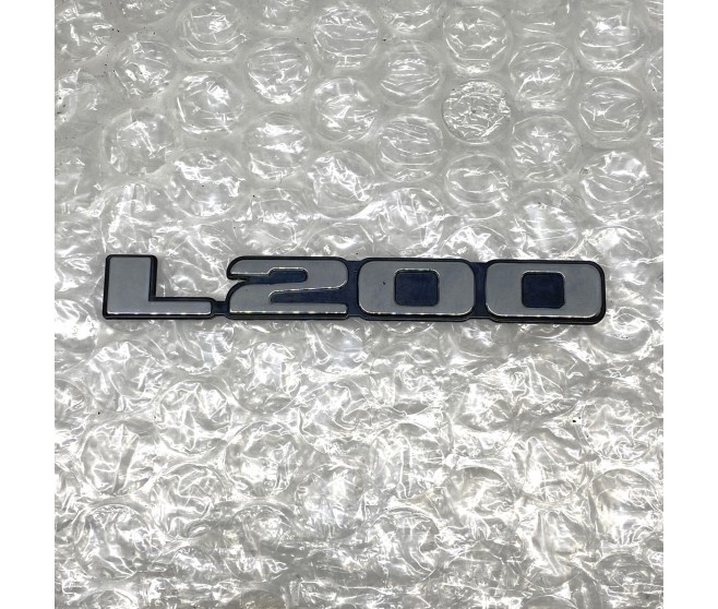 L200 DECAL BADGE MARK FOR A MITSUBISHI L200 - K65T