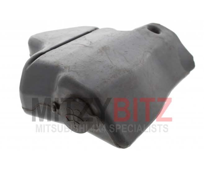 WINDSHIELD WASHER TANK AND PUMP FOR A MITSUBISHI L300 - P03W