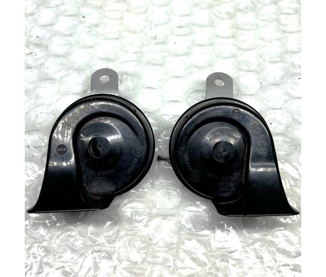 BOSCH HORNS LOW AND HIGH FOR A MITSUBISHI PAJERO - V46WG