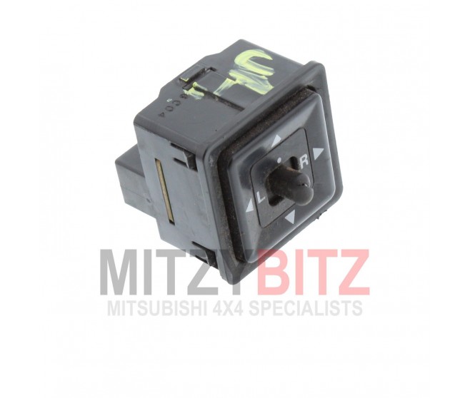 WING MIRROR CONTROL SWITCH FOR A MITSUBISHI V10-40# - WING MIRROR CONTROL SWITCH