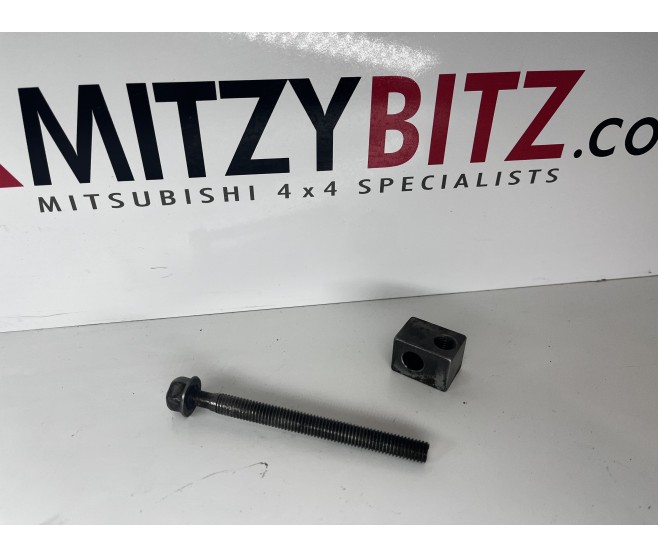 AIR CON DRIVING BOLT FOR A MITSUBISHI V20-50# - A/C COND, PIPING(AUTO,FULL:A)