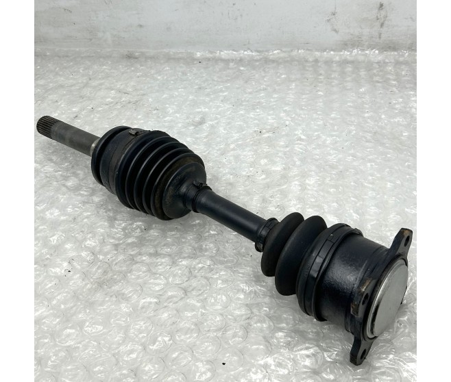 FRONT AXLE DRIVE SHAFT RIGHT FOR A MITSUBISHI CHALLENGER - K97WG
