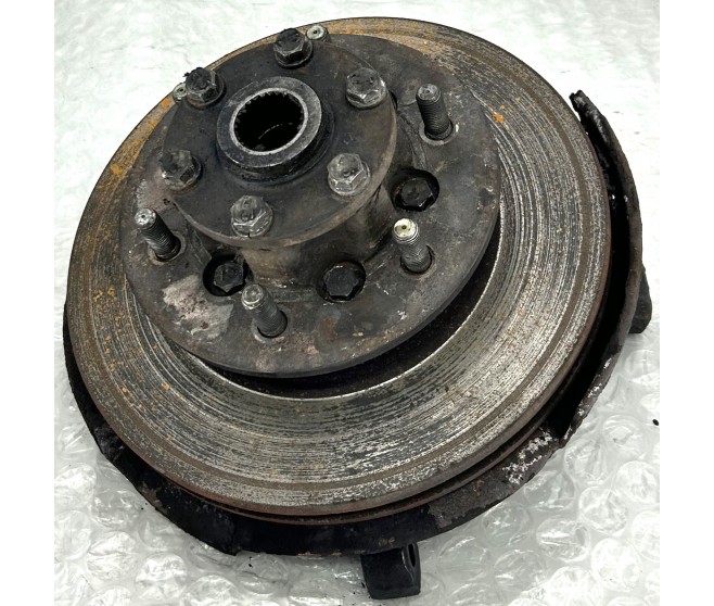 WHEEL HUB KNUCKLE FRONT RIGHT FOR A MITSUBISHI PAJERO - V24WG